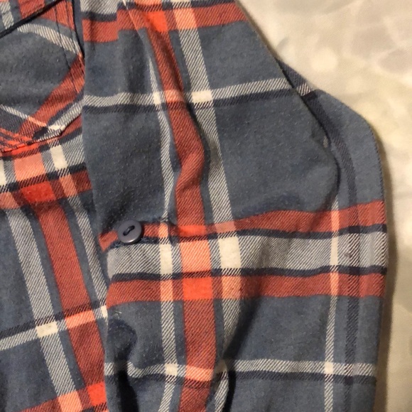 Ladie’s flannel button up - Picture 3 of 5
